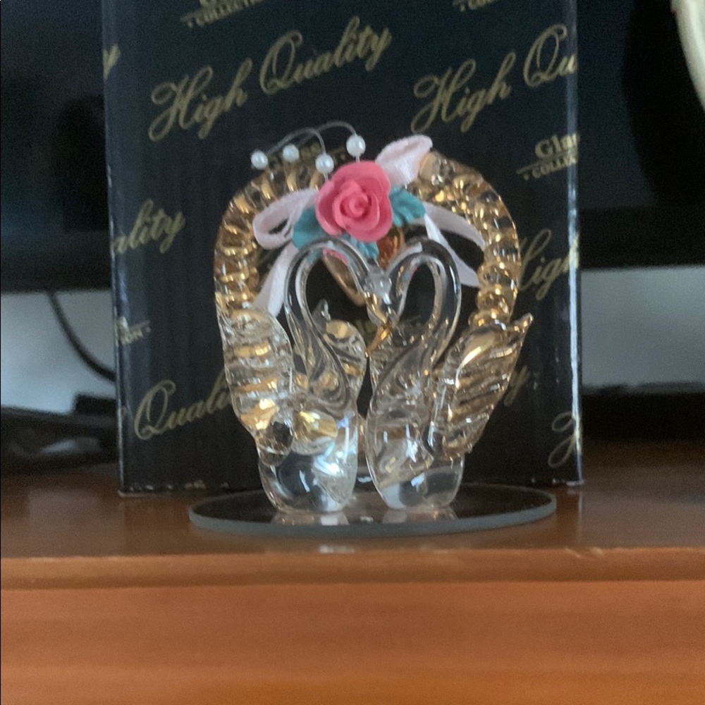Elegant Glass Swan Figurine with Gold Accents